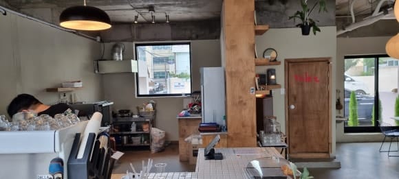 부산 광안동 카페 셀프인테리어 목수, 합판 카페바와 맞춤 수납 제작